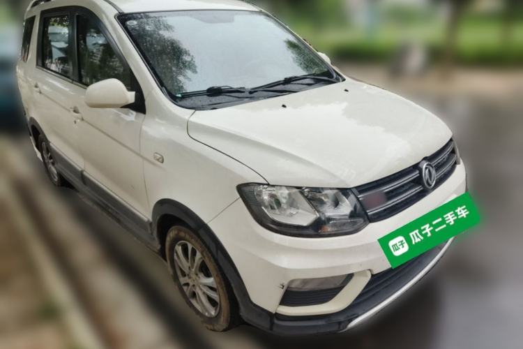 Used Dongfeng Fengon 370 2016 1.5L Manual Standard Edition SFG15-05 5 Seats Front Right 45 Deg