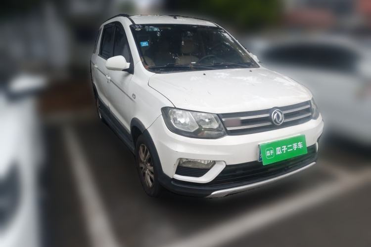 Used Dongfeng Fengon 370 2016 1.5L Manual Comfort 7-Seater Front Right 45 Deg