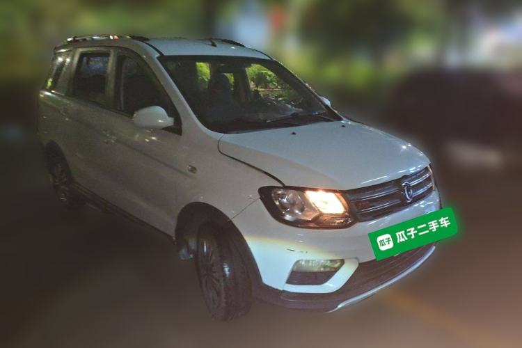 Used Dongfeng Fengon 370 2016 1.5L Manual Standard Model II 7 Seats Front Right 45 Deg