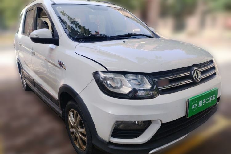 Used Dongfeng Fengon 370 2016 1.5L Manual Elite Home Edition 7-Seater Front Right 45 Deg