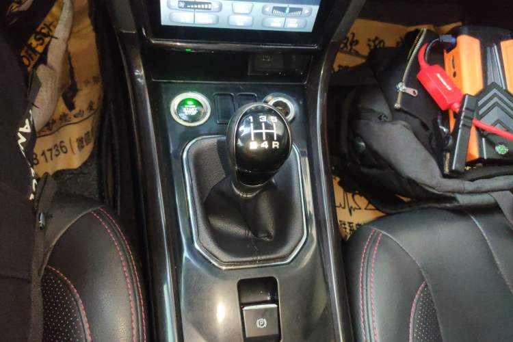 Used Dongfeng Fengon 370 2016 1.5L Manual Smart 7-Seater Gear Lever