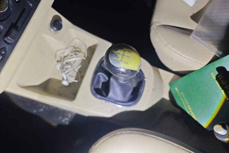 Used Dongfeng Fengon 370 2016 1.5L Manual Standard Edition SFG15-02 7 Seats Gear Lever