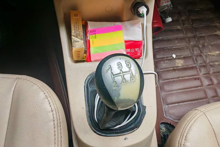 Used Dongfeng Fengon 370 2016 1.5L Manual Standard Edition SFG15-05 7 Seats Gear Lever