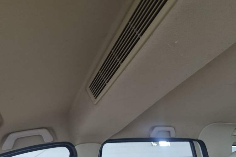 Used Dongfeng Fengon 370 2016 1.5L Manual Comfort 7-Seater Headliner