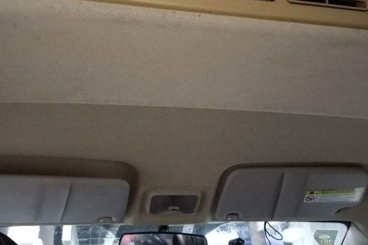 Used Dongfeng Fengon 370 2016 1.5L Manual Elite Home Edition 7-Seater Headliner