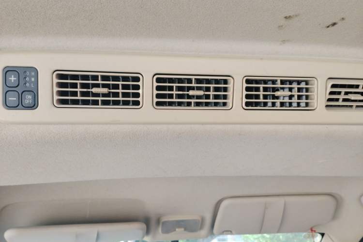 Used Dongfeng Fengon 370 2016 1.5L Manual Elite Home Edition 7-Seater Headliner