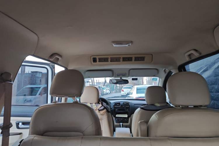 Used Dongfeng Fengon 370 2016 1.5L Manual Standard Edition SFG15-02 7 Seats Headliner