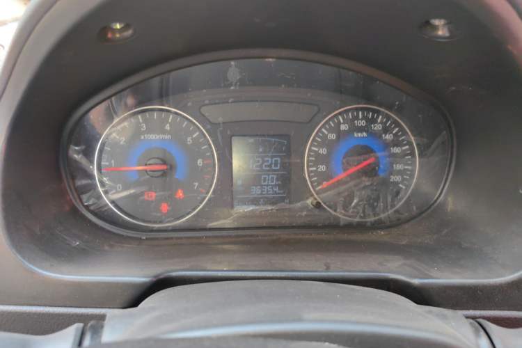 Used Dongfeng Fengon 370 2016 1.5L Manual Standard Model II 7 Seats Instrument Cluster