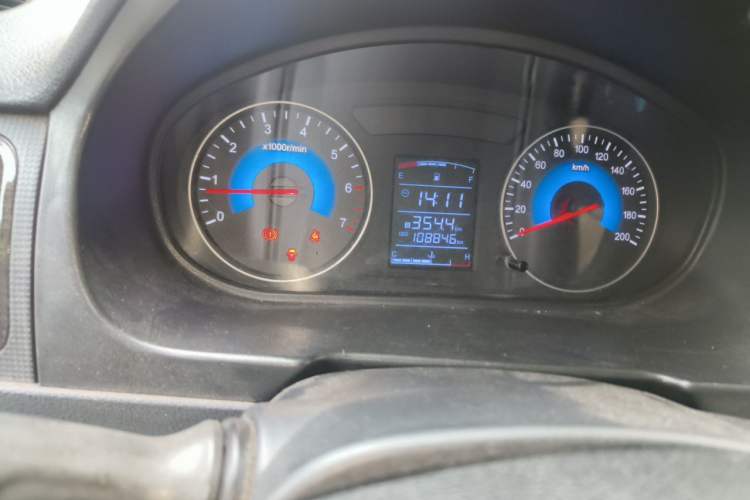 Used Dongfeng Fengon 370 2016 1.5L Manual Standard Edition SFG15-05 5 Seats Instrument Cluster