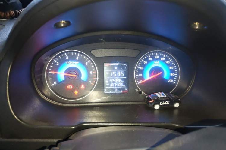 Used Dongfeng Fengon 370 2016 1.5L Manual Comfort 7-Seater Instrument Cluster