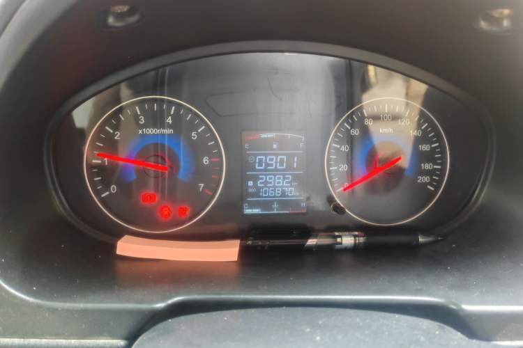 Used Dongfeng Fengon 370 2016 1.5L Manual Standard Edition SFG15-05 7 Seats Instrument Cluster
