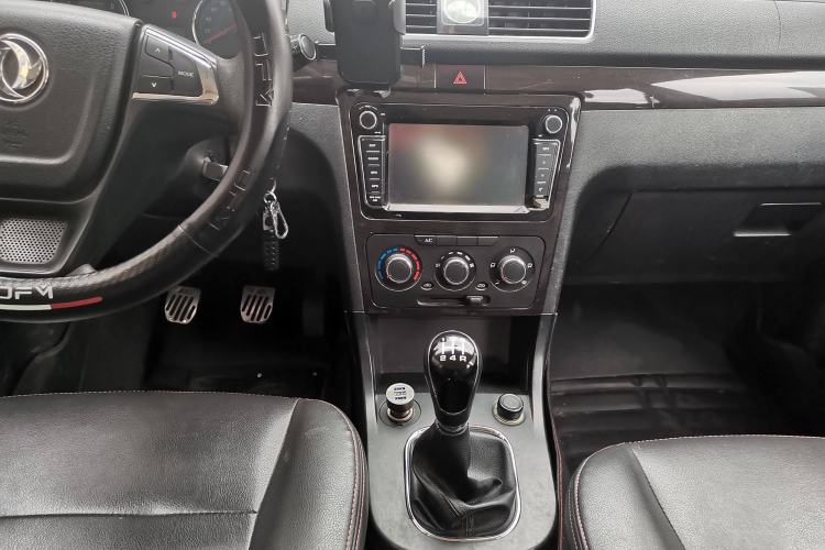 Used Dongfeng Fengon 370 2016 1.5L Manual Elite Home Edition 7-Seater Interior 3