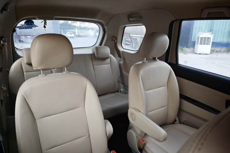 Used Dongfeng Fengon 370 2016 1.5L Manual Comfort 7-Seater Interior 4