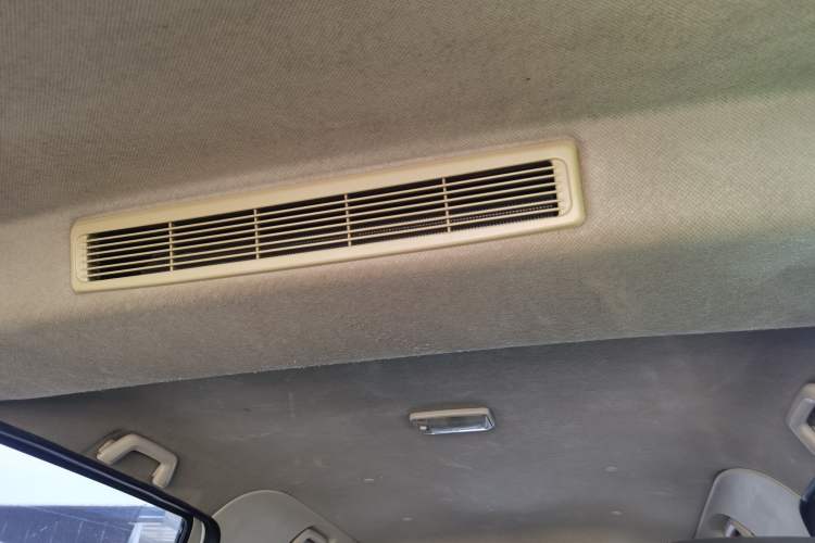 Used Dongfeng Fengon 370 2016 1.5L Manual Luxury Version SFG15-05 7 Seats Interior 5