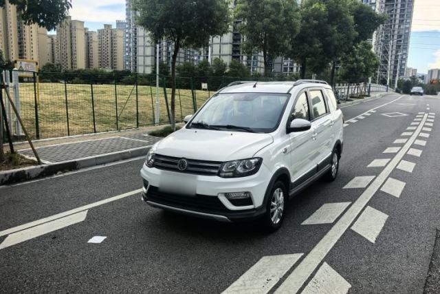 Used Dongfeng Fengon 370 2016 1.5L Manual Luxury Version SFG15-05 7 Seats