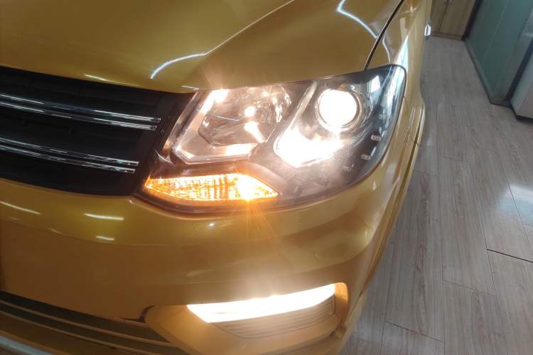 Used Dongfeng Fengon 370 2016 1.5L Manual Luxury Version SFG15-05 7 Seats Left Front Headlight