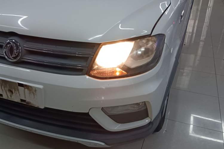 Used Dongfeng Fengon 370 2016 1.5L Manual Elite Home Edition 7-Seater Left Front Headlight