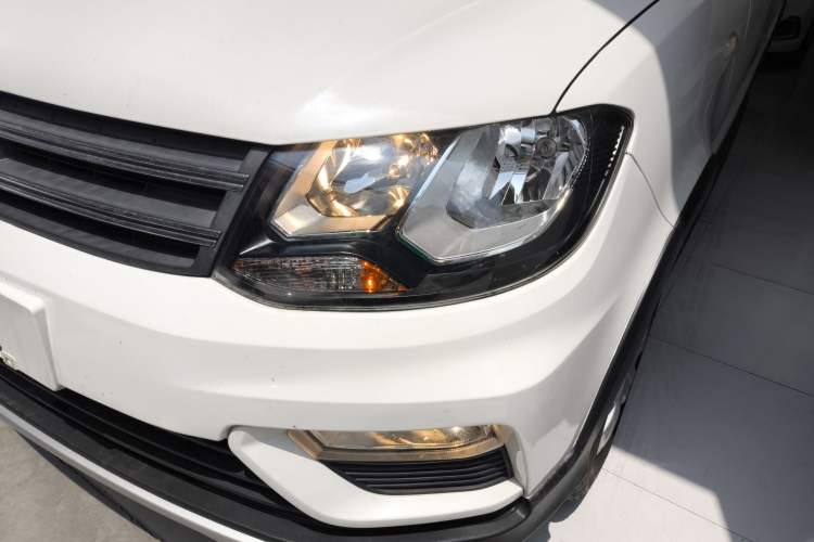 Used Dongfeng Fengon 370 2016 1.5L Manual Standard Model II 7 Seats Left Front Headlight