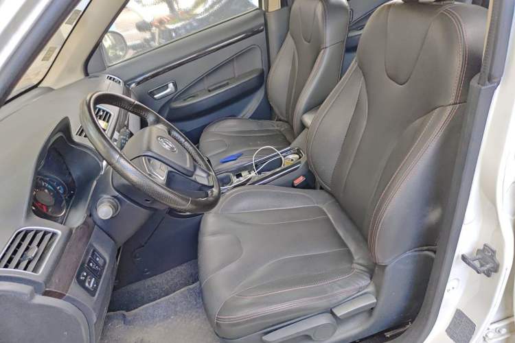 Used Dongfeng Fengon 370 2016 1.5L Manual Smart 7-Seater Left Front Seat