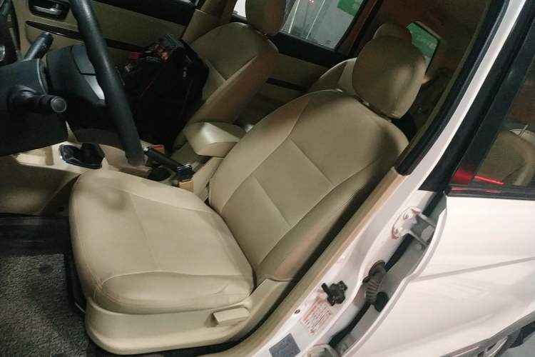 Used Dongfeng Fengon 370 2016 1.5L Manual Standard Edition SFG15-02 7 Seats Left Front Seat