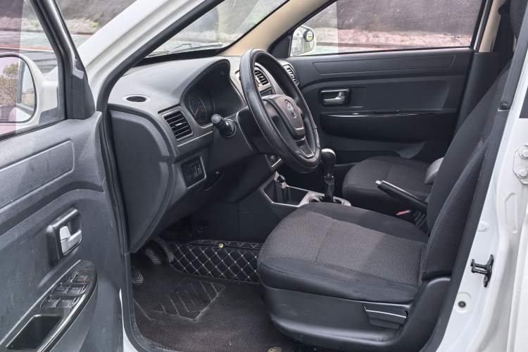 Used Dongfeng Fengon 370 2016 1.5L Manual Standard Model II 7 Seats Left Front Seat