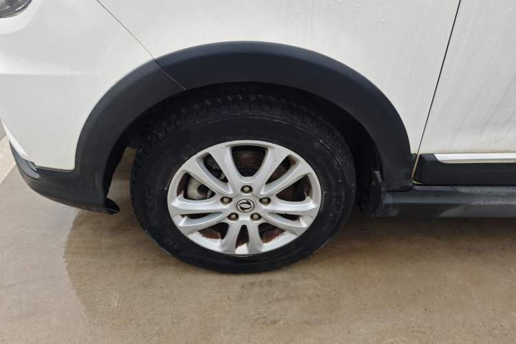 Used Dongfeng Fengon 370 2016 1.5L Manual Luxury 7-Seater Left Front Wheel Hub