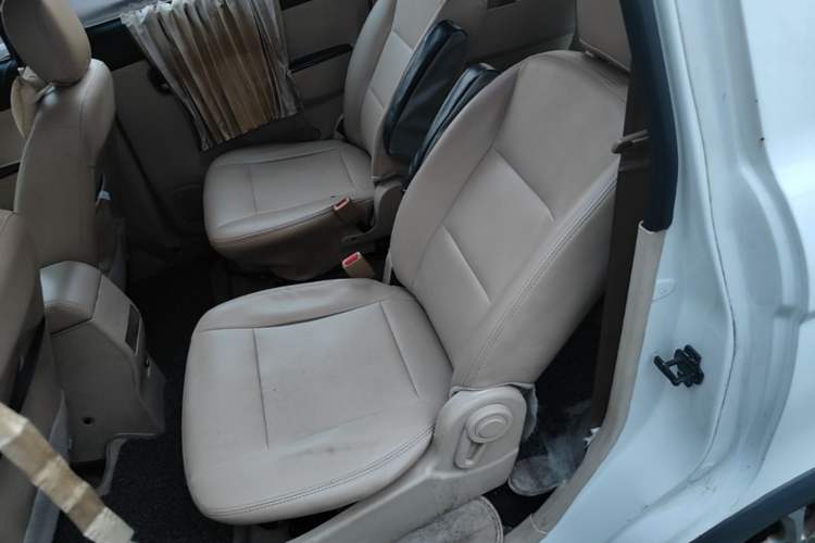 Used Dongfeng Fengon 370 2016 1.5L Manual Standard Edition SFG15-05 7 Seats Left Rear Seat