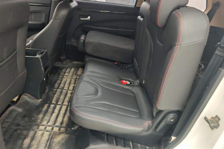 Used Dongfeng Fengon 370 2016 1.5L Manual Luxury 7-Seater Left Rear Seat