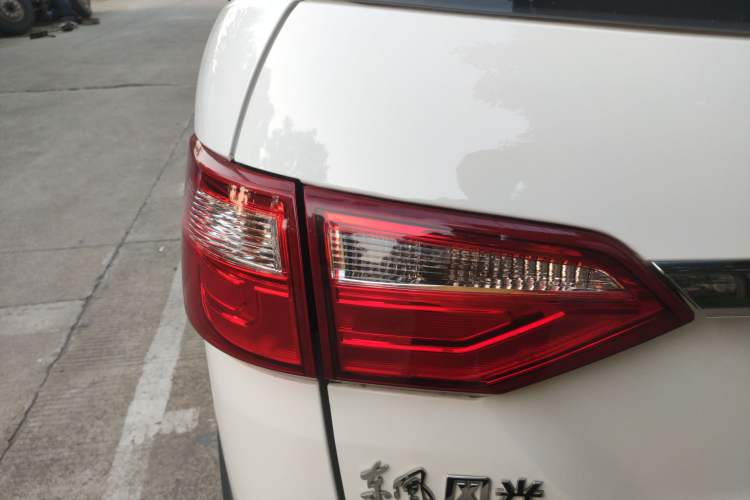 Used Dongfeng Fengon 370 2016 1.5L Manual Smart 7-Seater Left Rear Taillight