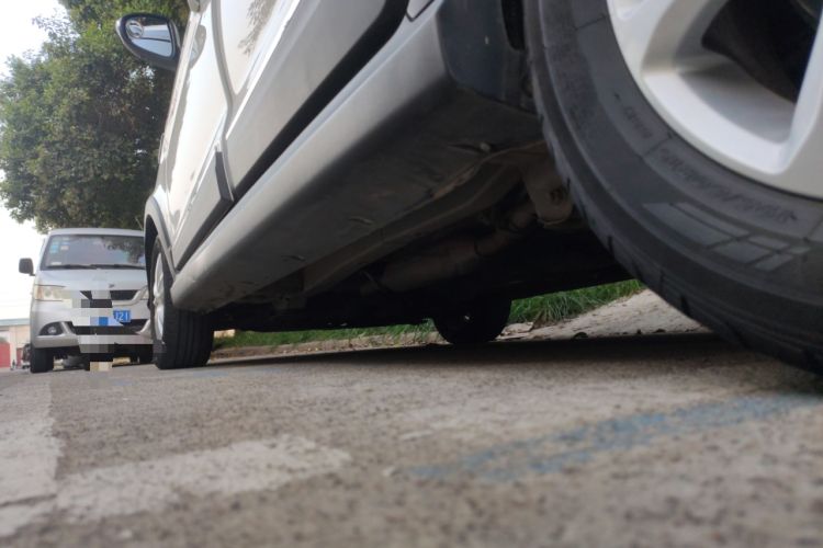 Used Dongfeng Fengon 370 2016 1.5L Manual Smart 7-Seater Left Side Sill