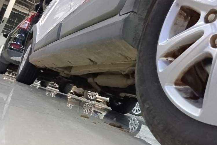 Used Dongfeng Fengon 370 2016 1.5L Manual Elite Home Edition 7-Seater Left Side Sill