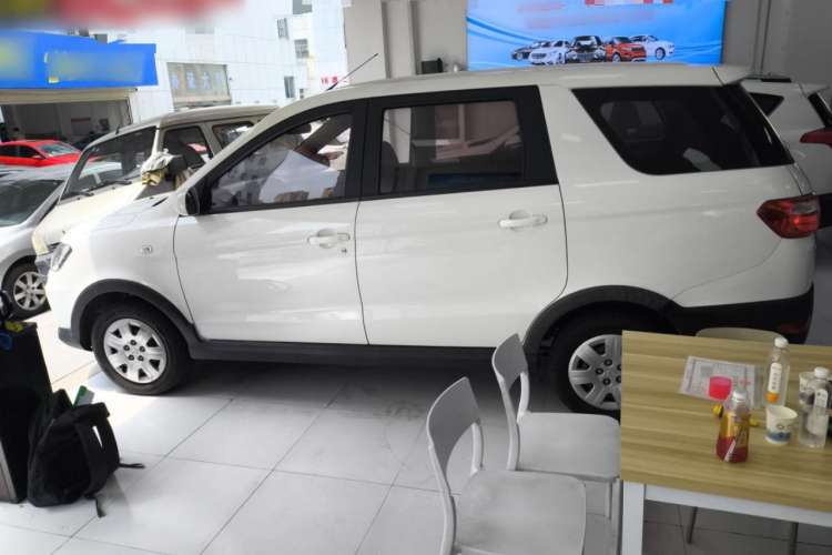 Used Dongfeng Fengon 370 2016 1.5L Manual Standard Model II 7 Seats Left Side