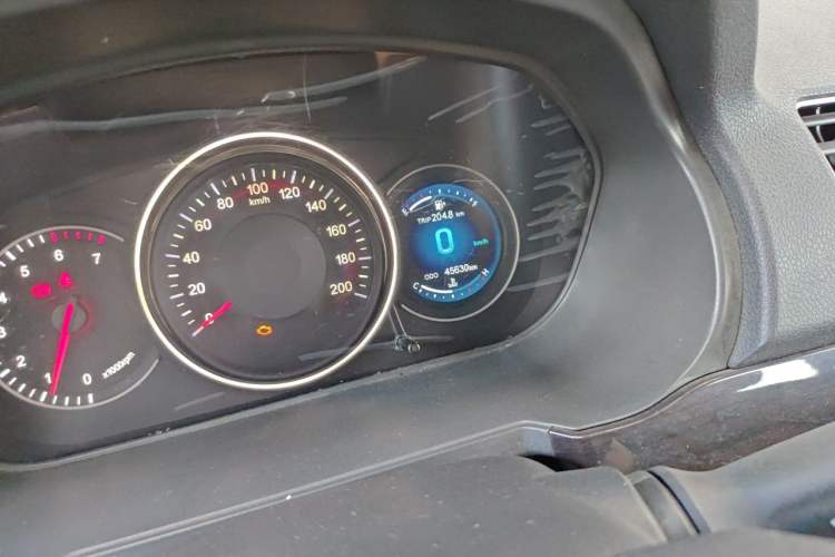 Used Dongfeng Fengon 370 2016 1.5L Manual Smart 7-Seater Odometer Close Up