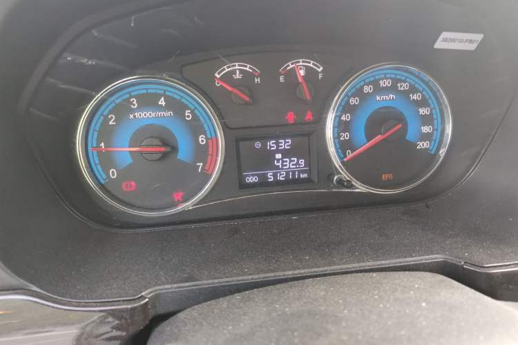 Used Dongfeng Fengon 370 2016 1.5L Manual Elite Travel Edition 7 Seats Odometer Close Up