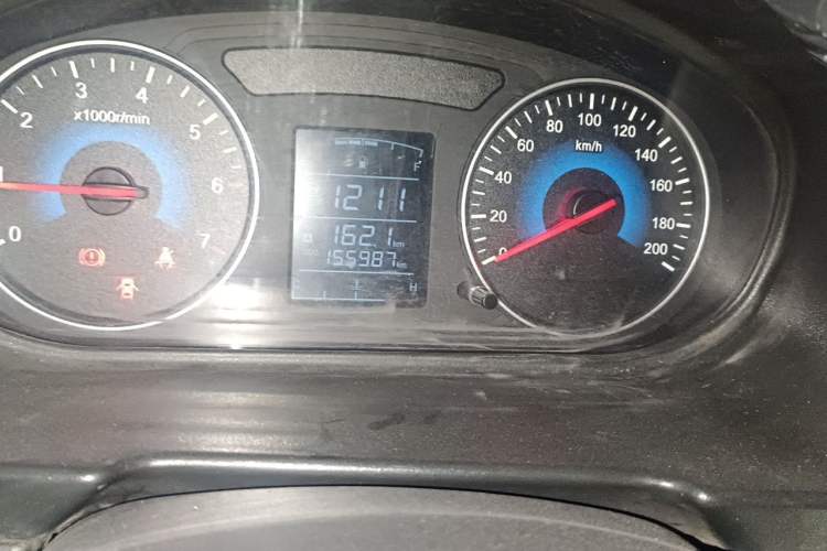 Used Dongfeng Fengon 370 2016 1.5L Manual Standard Edition SFG15-05 7 Seats Odometer Close Up