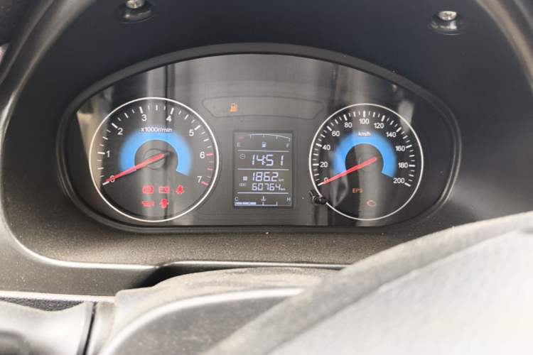 Used Dongfeng Fengon 370 2016 1.5L Manual Standard Edition SFG15-05 7 Seats Odometer Close Up