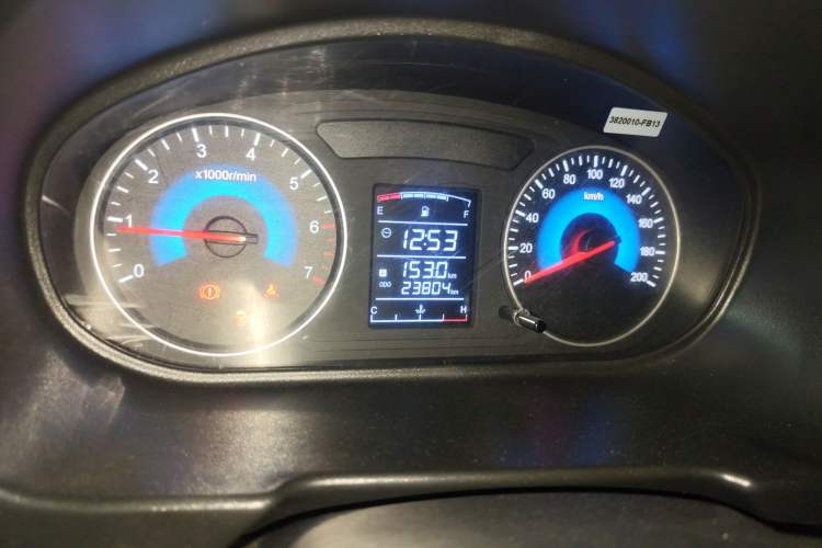 Used Dongfeng Fengon 370 2016 1.5L Manual Standard Edition SFG15-05 7 Seats Odometer Close Up