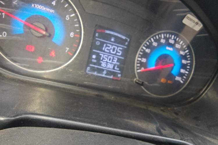 Used Dongfeng Fengon 370 2016 1.5L Manual Standard Edition SFG15-02 5 Seats Odometer Close Up