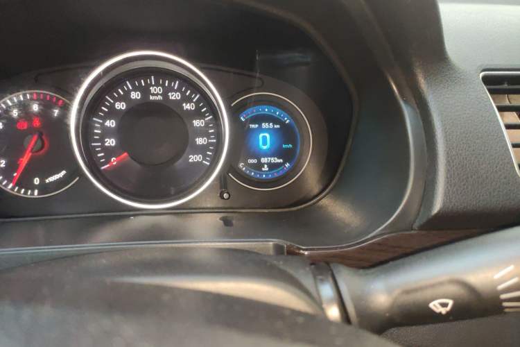 Used Dongfeng Fengon 370 2016 1.5L Manual Smart 7-Seater Odometer Close Up