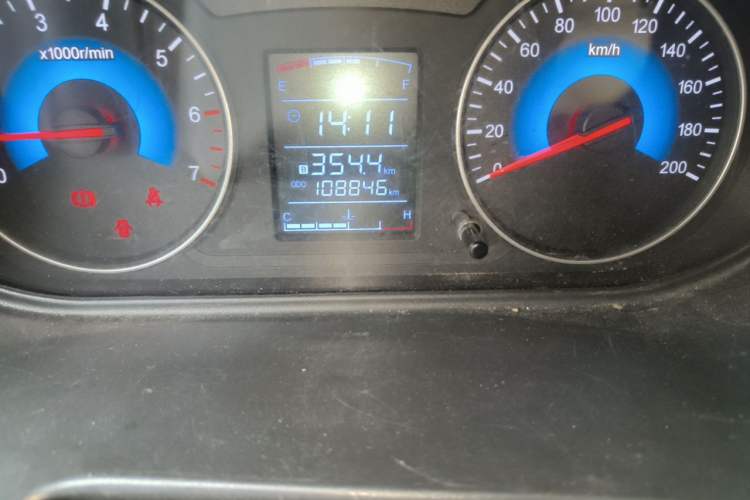 Used Dongfeng Fengon 370 2016 1.5L Manual Standard Edition SFG15-05 5 Seats Odometer Close Up
