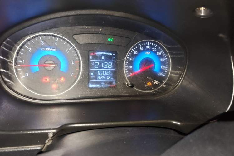 Used Dongfeng Fengon 370 2016 1.5L Manual Standard Model II 7 Seats Odometer Close Up