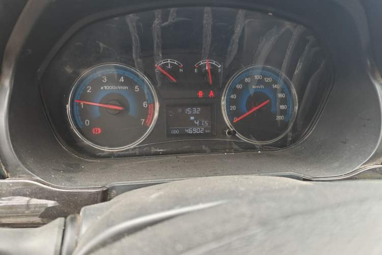 Used Dongfeng Fengon 370 2016 1.5L Manual Luxury Version SFG15-05 7 Seats Odometer Close Up