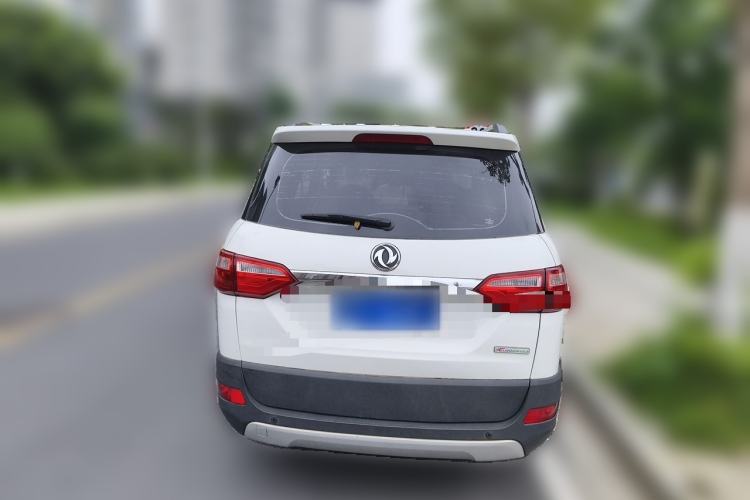 Used Dongfeng Fengon 370 2016 1.5L Manual Luxury Model SFG15-05 5 Seats Rear