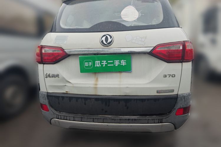 Used Dongfeng Fengon 370 2016 1.5L Manual Standard Edition SFG15-02 5 Seats Rear