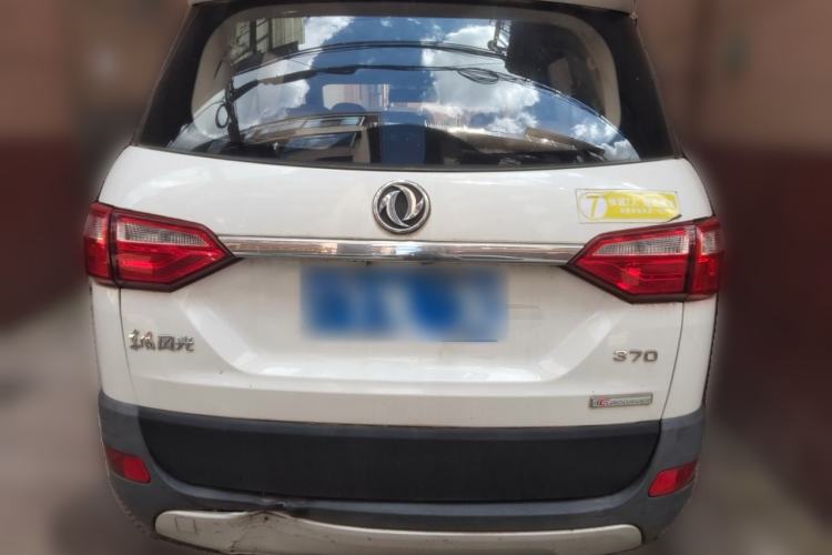 Used Dongfeng Fengon 370 2016 1.5L Manual Standard Edition SFG15-05 7 Seats Rear