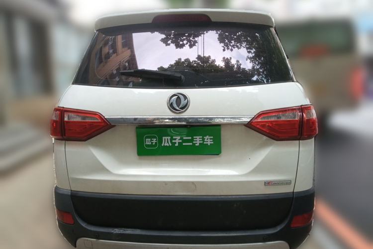 Used Dongfeng Fengon 370 2016 1.5L Manual Luxury Version SFG15-05 7 Seats Rear