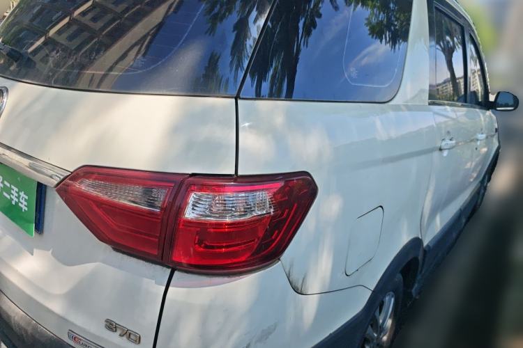 Used Dongfeng Fengon 370 2016 1.5L Manual Luxury 7-Seater Rear Right 45 Deg