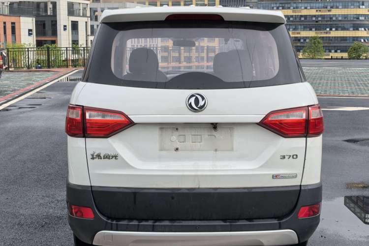Used Dongfeng Fengon 370 2016 1.5L Manual Standard Model II 7 Seats Rear