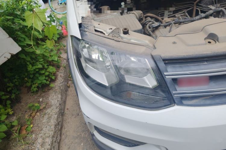Used Dongfeng Fengon 370 2016 1.5L Manual Comfort 7-Seater Right Front Headlight