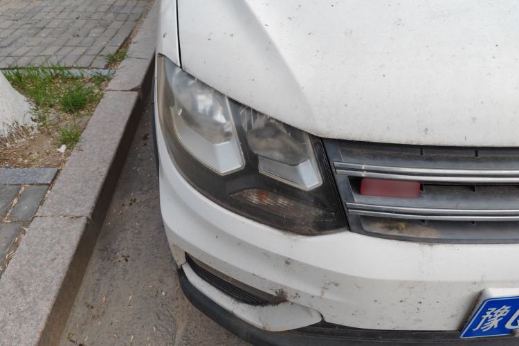 Used Dongfeng Fengon 370 2016 1.5L Manual Standard Model II 7 Seats Right Front Headlight